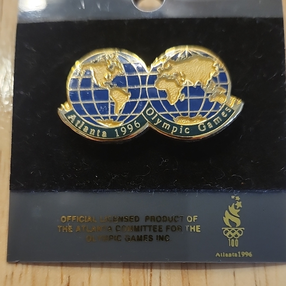 Atlanta 1996 Olympic Games Official world globe Pin